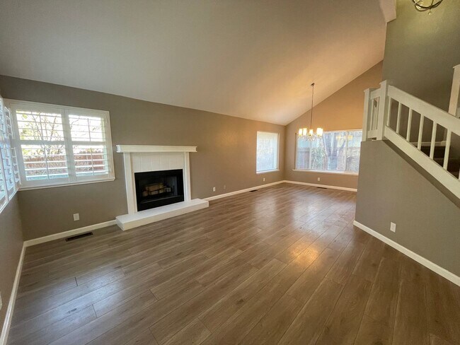 Building Photo - Southwest Reno Charmer