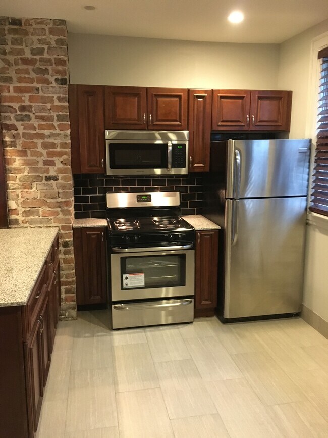 Foto del edificio - 76 Cottage St