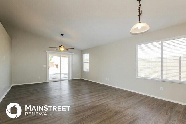 Foto del edificio - 11060 W Lane Ave