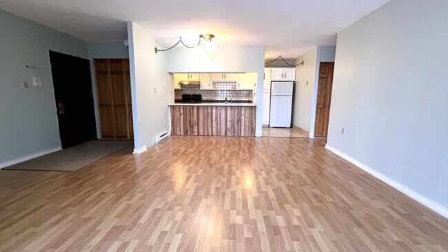 Foto del edificio - 25 Skyline Dr