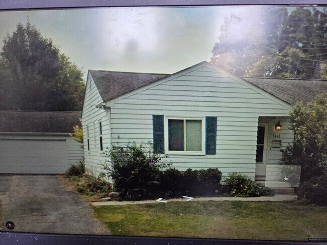 Foto del edificio - 5243 Conklin Dr