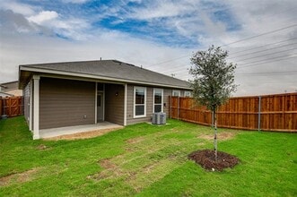 Building Photo - 613 Blackland dr
