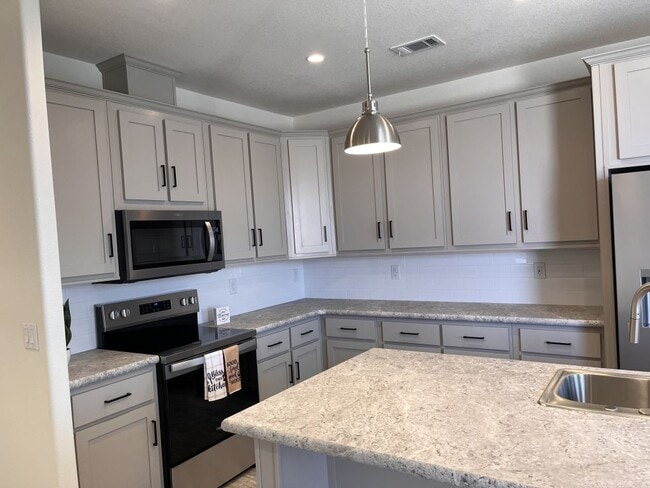 Building Photo - 2501 W Wickenburg Way
