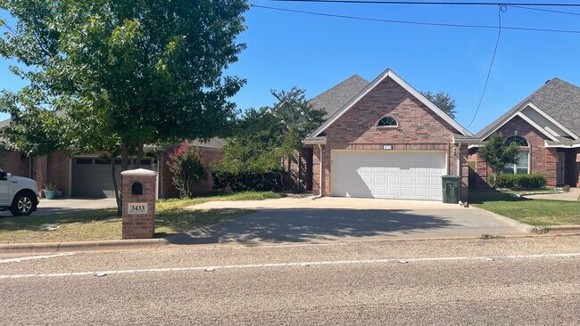 Building Photo - 3433 Chimney Rock Rd