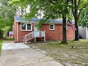 Building Photo - 6429 Tuttle Ave