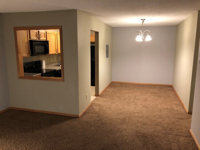 Foto del edificio - 10311 Cedar Lake Rd