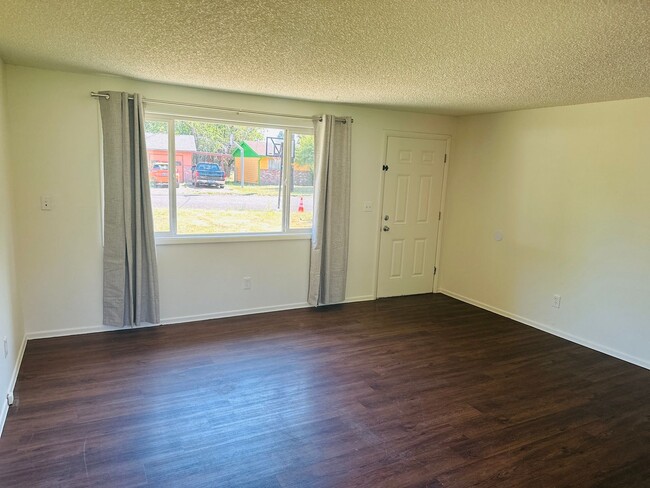 Building Photo - Charming and Newly Renovated One Level Home