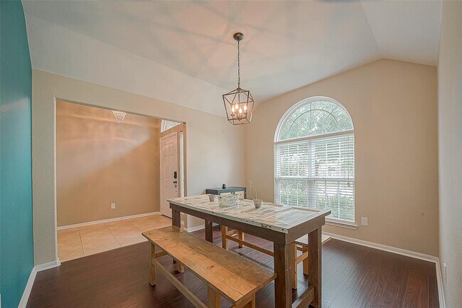 Foto del edificio - 7619 Sarsaparilla Ln