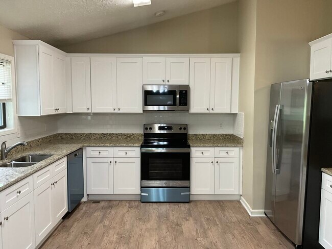Building Photo - 4026 Leicester Dr NE