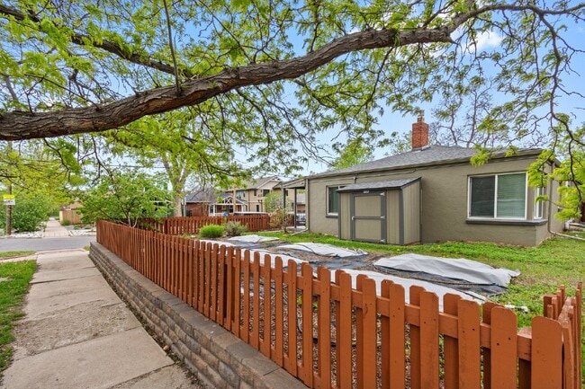 Building Photo - Wonderful Sloan's Lake Home
