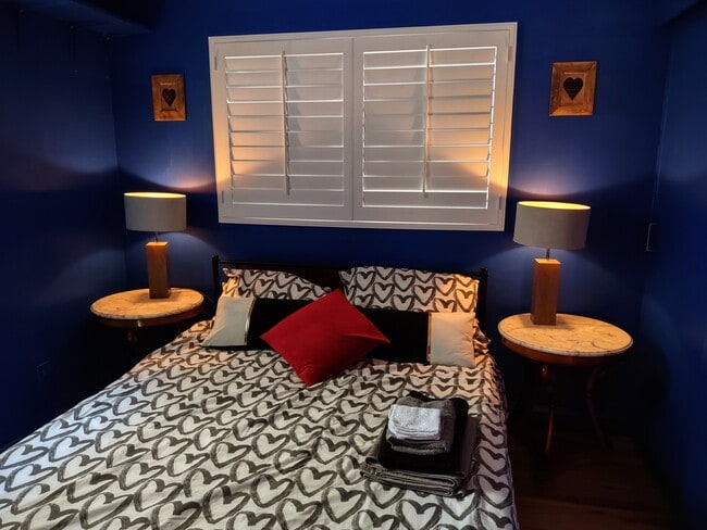 Building Photo - 15157 Hamlin St