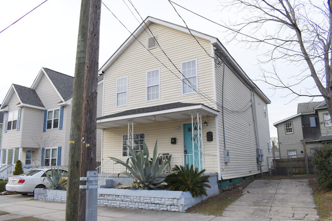 Building Photo - 615 Red Cross St