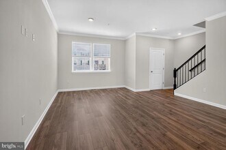 Building Photo - 29 Merion Ave