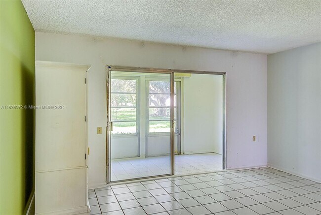 Building Photo - 2604 Nassau Bend