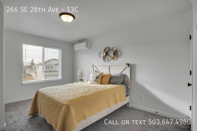 Building Photo - 266 SE 28th Ave