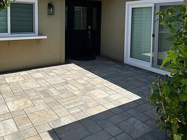 Building Photo - Almaden - Exectuve style 3 bedroom 2 bath ...
