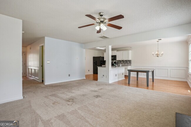 Building Photo - 5914 San Gabriel Ln