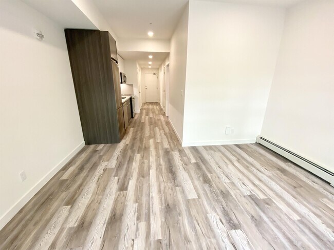 Photo du bâtiment - 10720-178 78 Ave NW