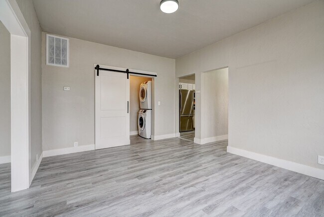 Foto del edificio - 324 NW 24th St