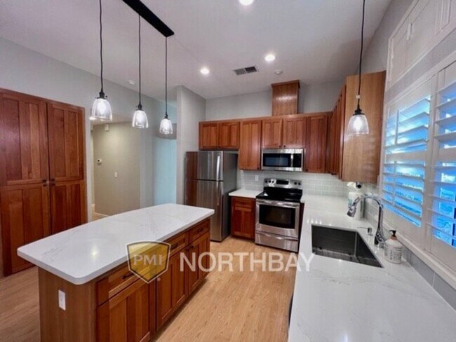 Building Photo - 1465 Wedgewood Ct