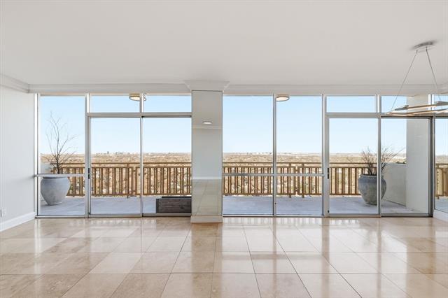 Foto del edificio - 6211 W Northwest Hwy