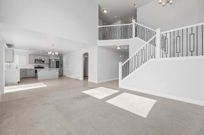 Building Photo - 6 Bedroom 3.5 Bathroom House in Saratoga Springs!