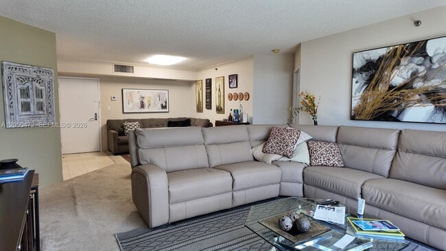 Building Photo - 3600 Mystic Pointe Dr