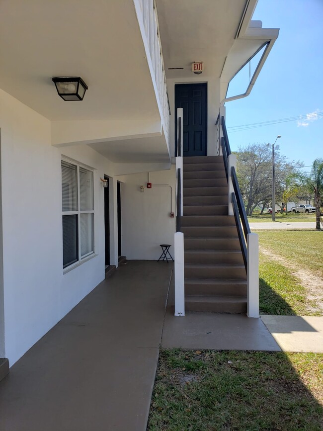 Building Photo - 1440 Parkway Dr