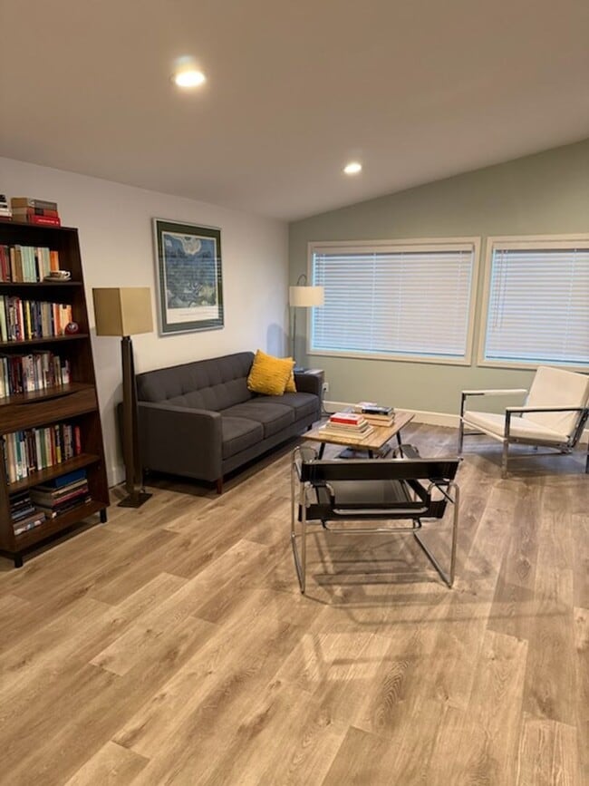 Foto del edificio - 814 N Waverly St