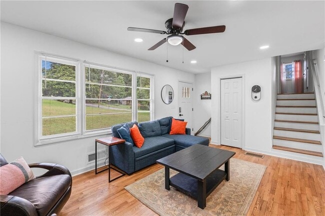 Building Photo - 799 Pine Roc Dr