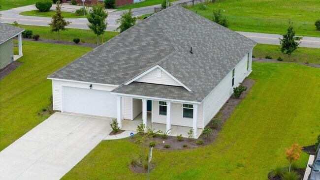 Foto del edificio - 208 Jeff Waters Cir