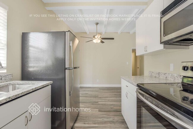 Building Photo - 5218 Grandview Dr