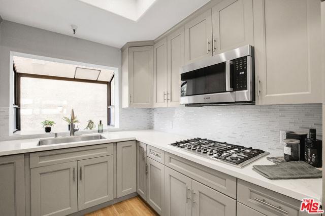 Foto del edificio - 8642 Gregory Wy