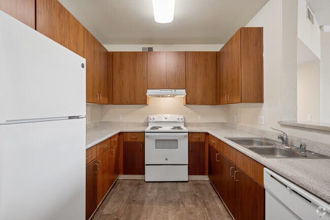 2BR, 2BA - 1,000SF - Kitchen - Savannah at Southport