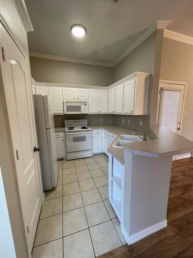 Building Photo - 2214 97th St