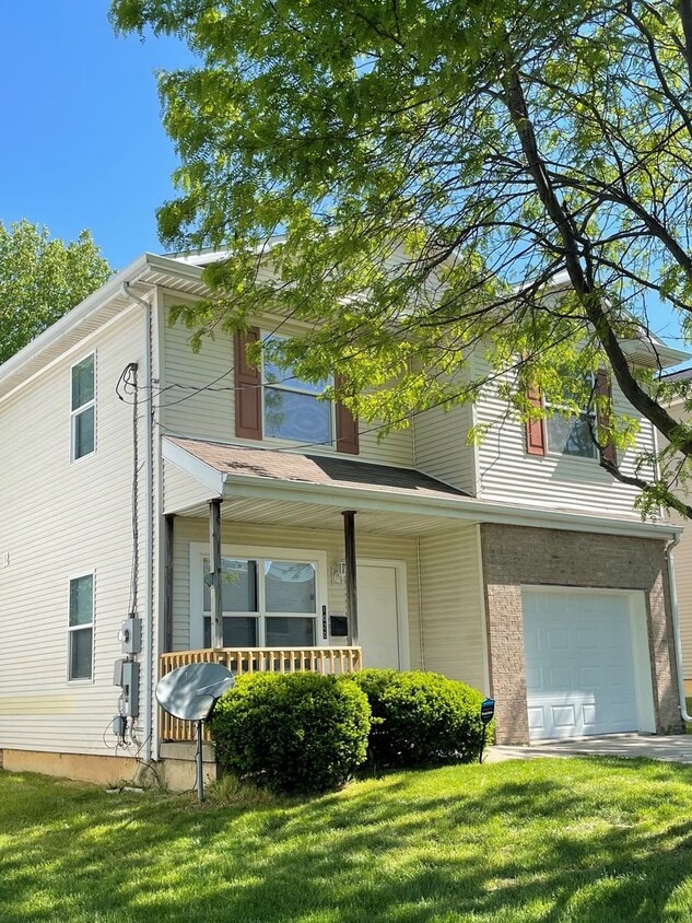 Primary Photo - 1010 E Main St