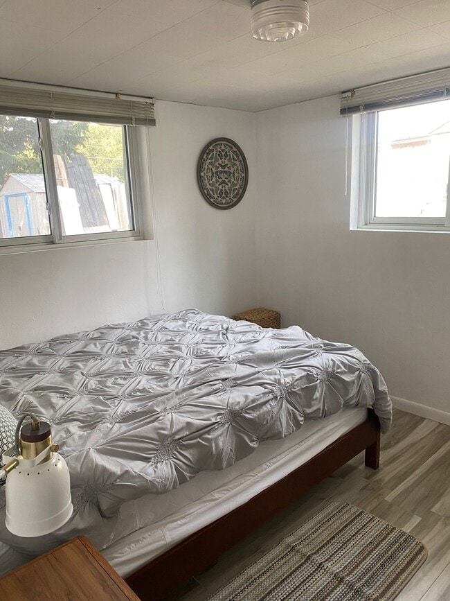 Dormitorio - 675 Utica St