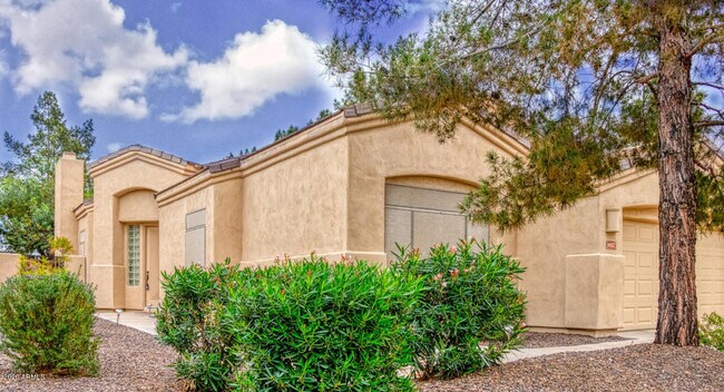 Building Photo - 6827 S 39th Pl