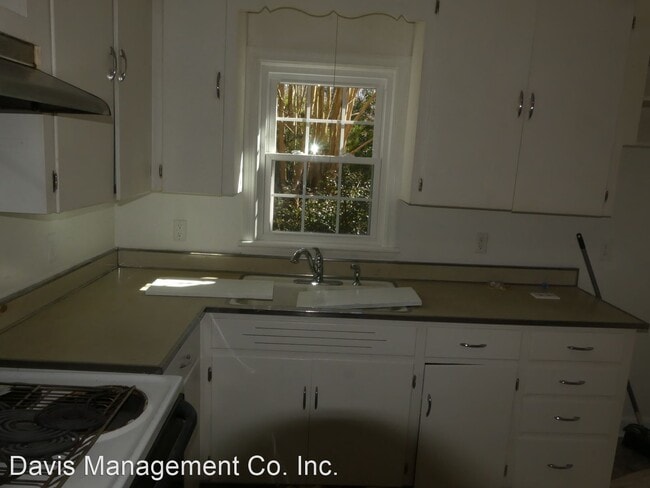 Building Photo - 2 br, 1 bath House - 114  Cook Road