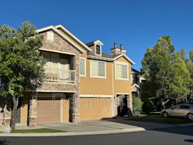 Building Photo - 1607 W 110 N