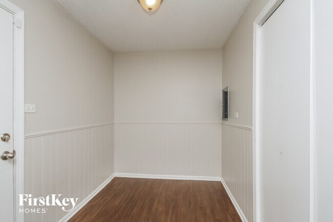 Foto del edificio - 14610 Blackstone Ave