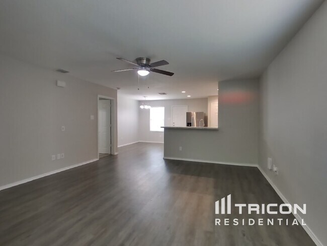 Foto del edificio - 7618 Crestway Ridge