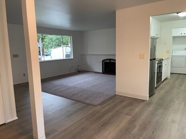 Foto del edificio - 4530 151st Ave SE
