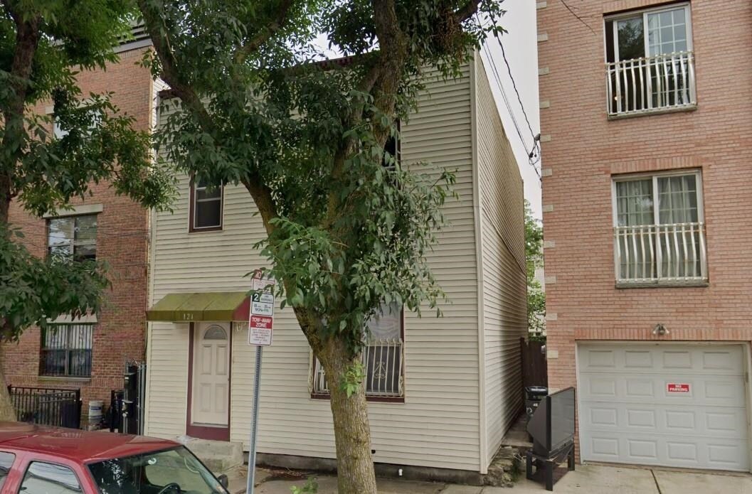 Foto principal - 121 Logan Ave