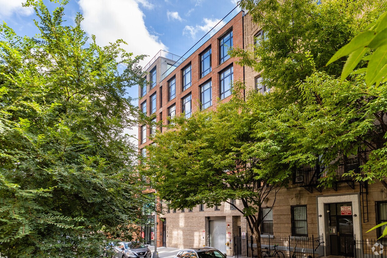 Foto principal - 262-264 Pacific St