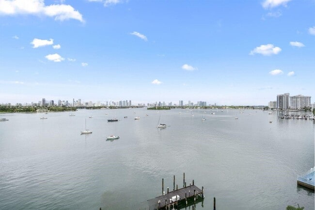 Foto del edificio - 1228 West Ave