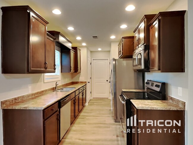 Building Photo - 2945 Lily Way