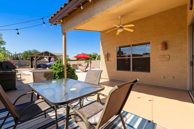 Foto del edificio - Gorgeous fully furnished home in Gilbert w...