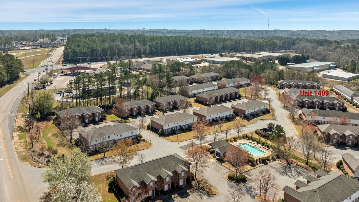 Primary Photo - Donahue Crossing Condominiums #1409