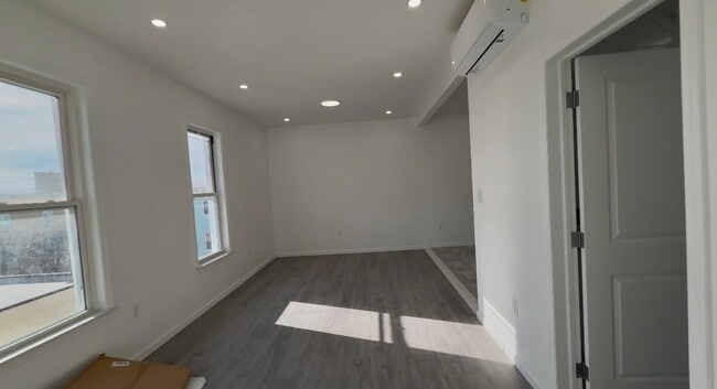 Building Photo - 17 Kearny Ave